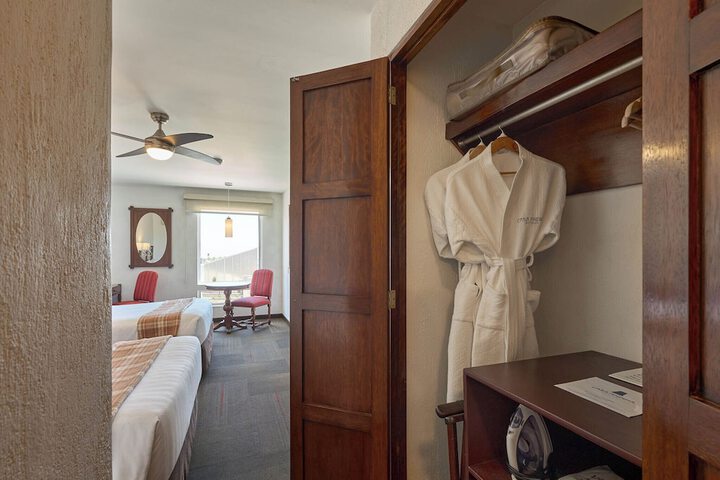 Room 13 of 66