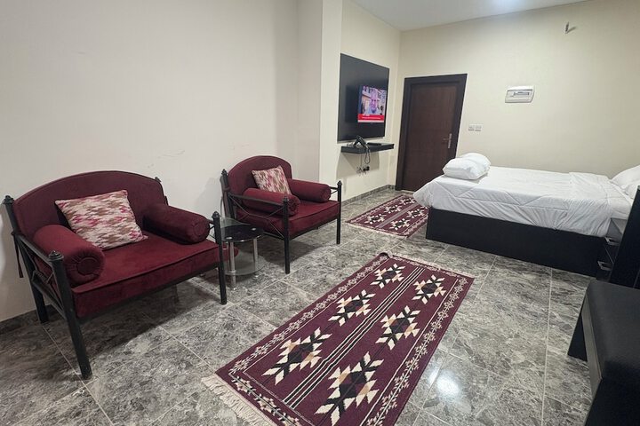 Room 10 of 34