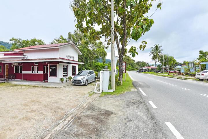 OYO 90660 Rayyans Roomstay