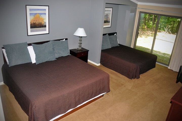 Room 6 of 53