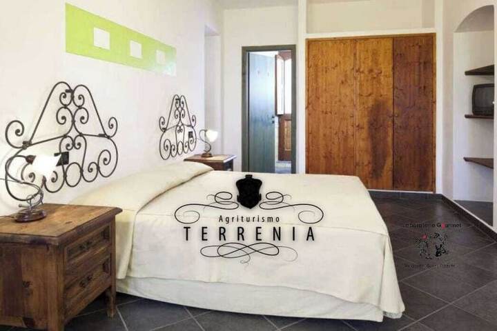 Room 2 of 7