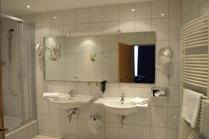 Room 12 of 31