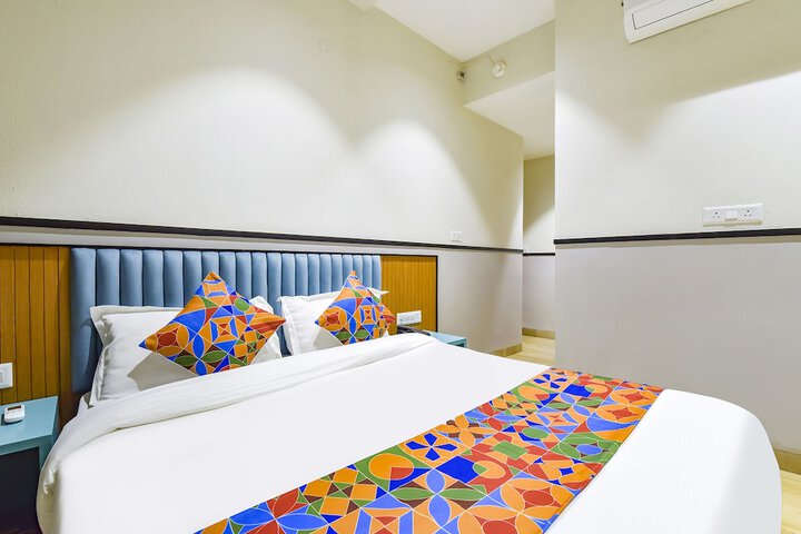 Room 10 of 31