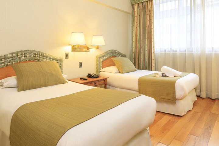 Room 4 of 35