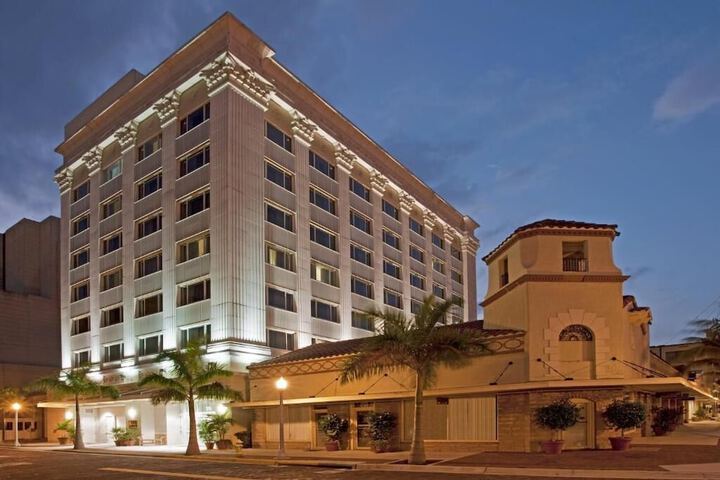 Hotel 12 of 12