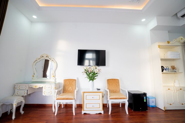 Room 6 of 22