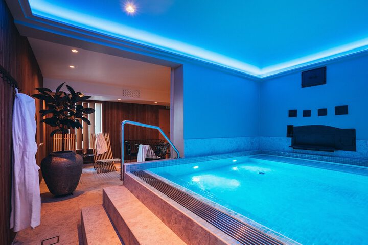 Pool 31 of 59