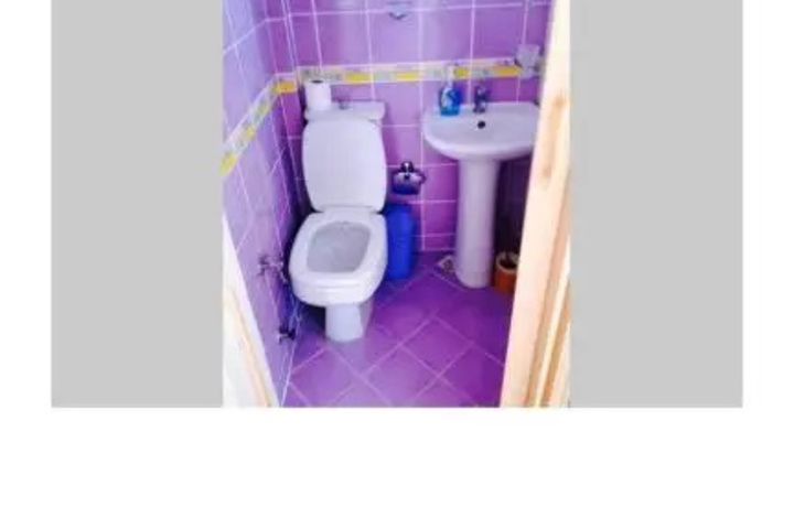 Room 5 of 8