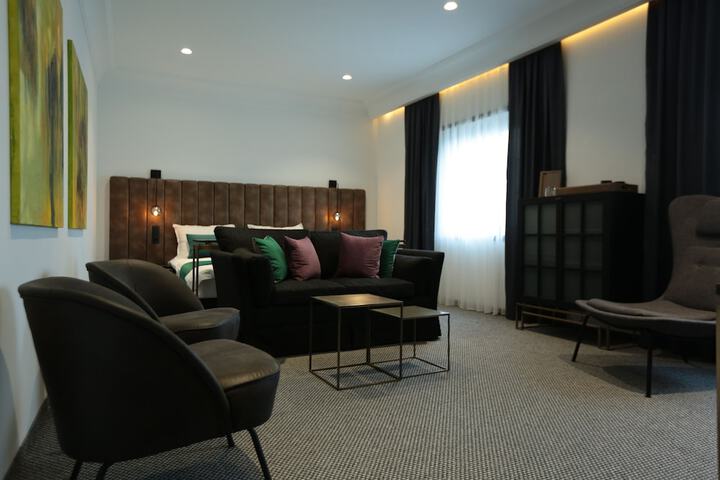 Room 28 of 48