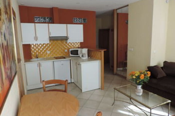 Room 17 of 38