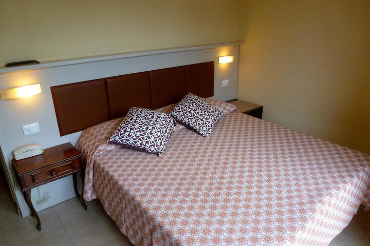 Room 12 of 53