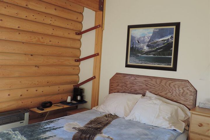 Room 3 of 12