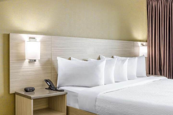 Room 20 of 99