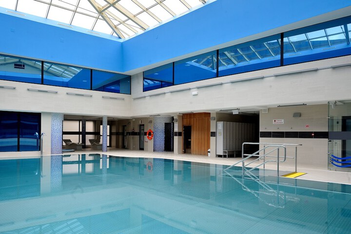 Hotel Pool