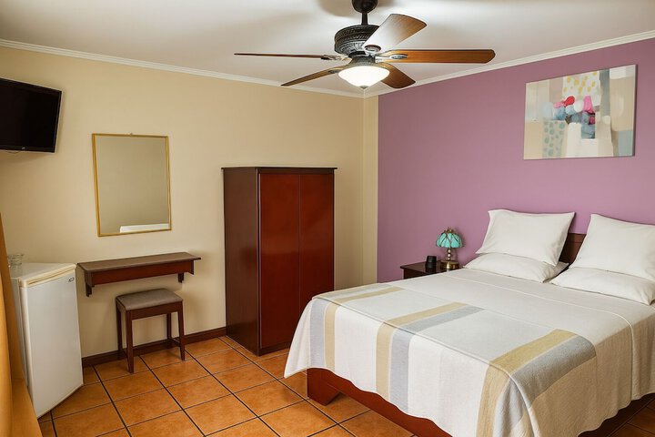Room 10 of 36