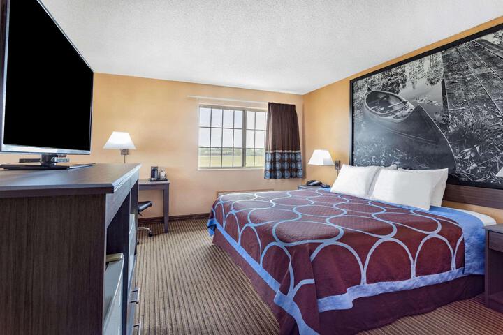 Queen Bed Accessible (4 of 8)