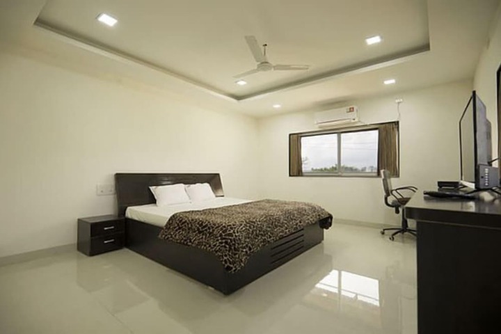 Room 3 of 3