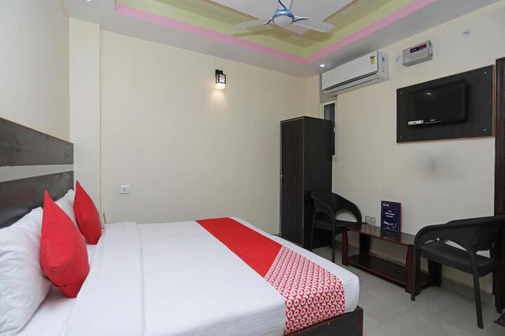 Room 4 of 4