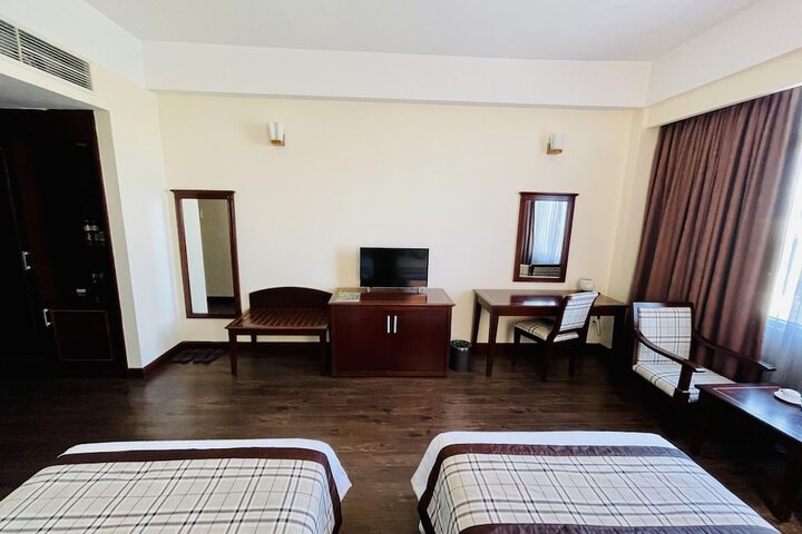 Room 6 of 50