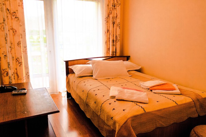 Room 15 of 38