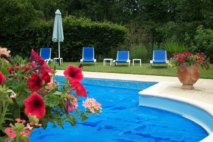Pool 13 of 17