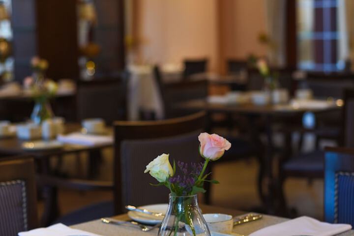 Dining 45 of 82