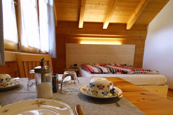 Room 4 of 52