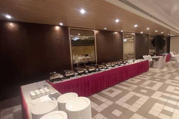 Ballroom/Hall 53 of 71