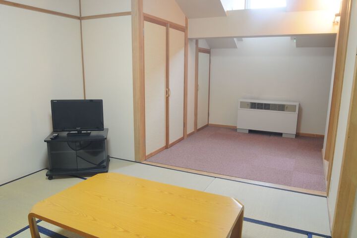 Room 18 of 34