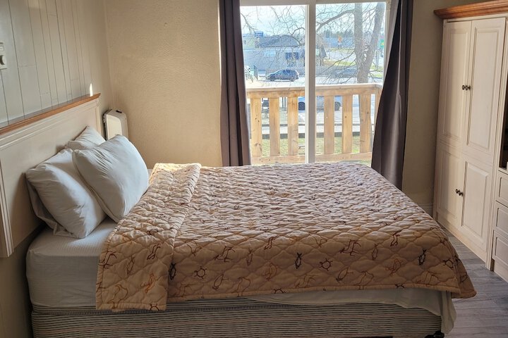 Room 4 of 13