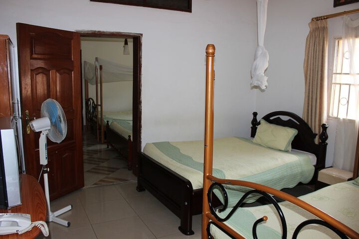 Room 5 of 31