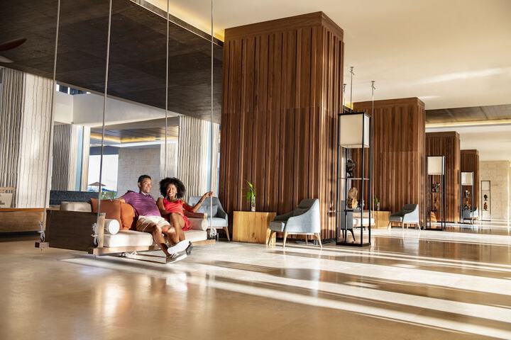 Entrance & Lobby