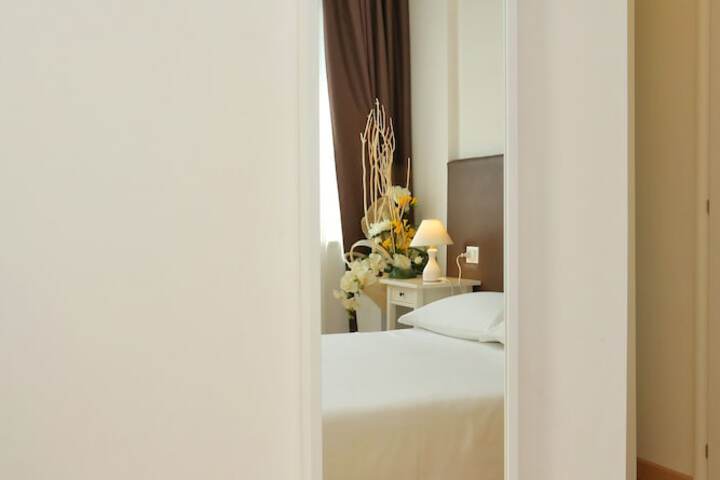 Room 25 of 105