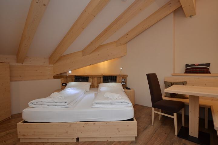 Room 12 of 46