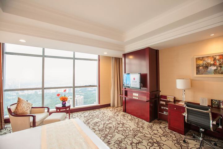 Room 6 of 103