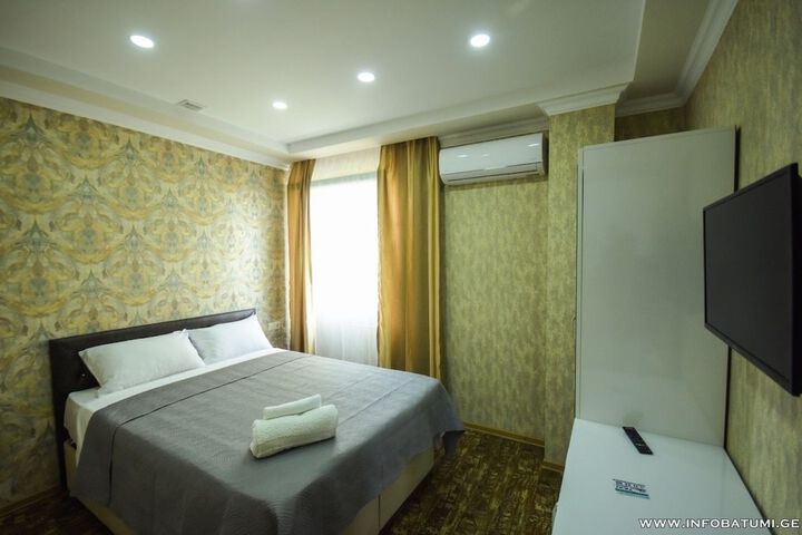 Room 3 of 27