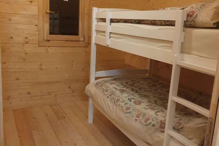Room 4 of 25