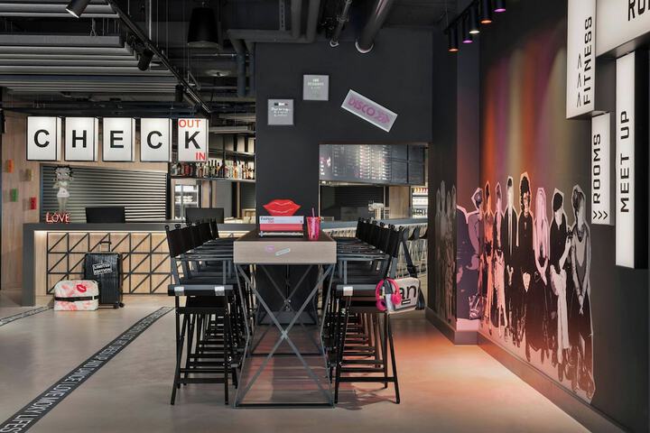 Moxy Duesseldorf City in Düsseldorf