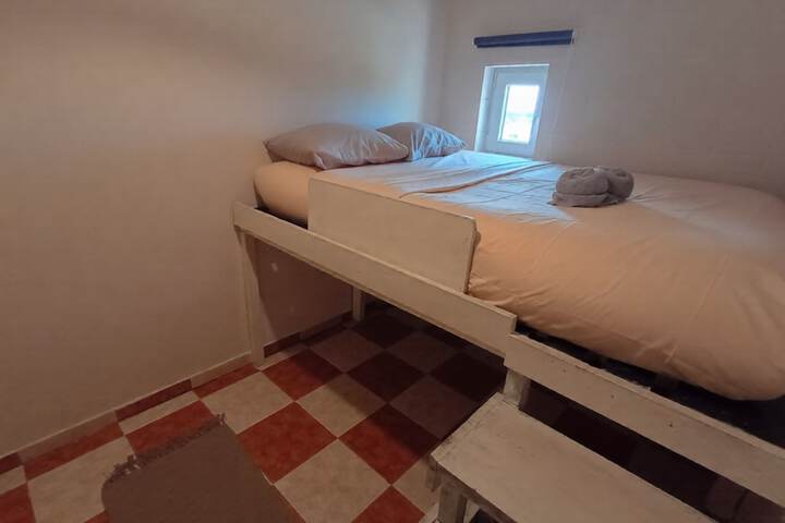 Room 10 of 23