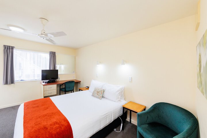 Room 25 of 54