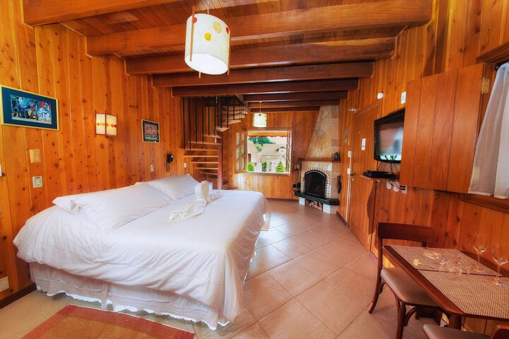 Room 3 of 74