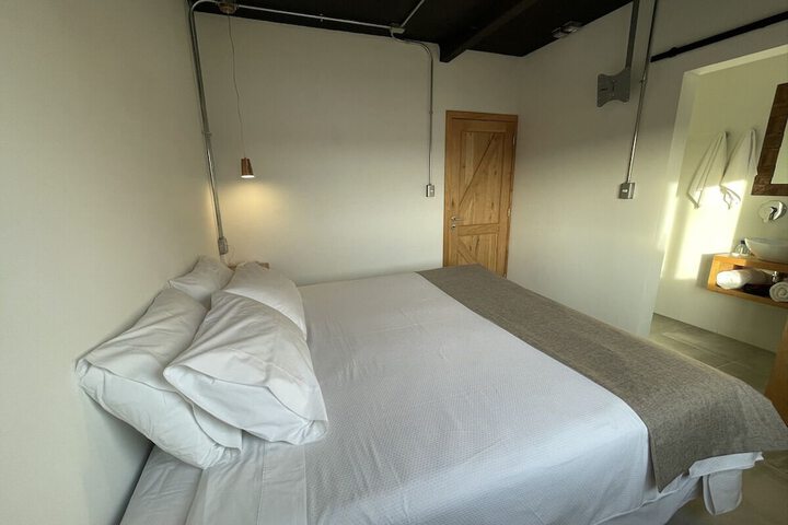 Room 10 of 48