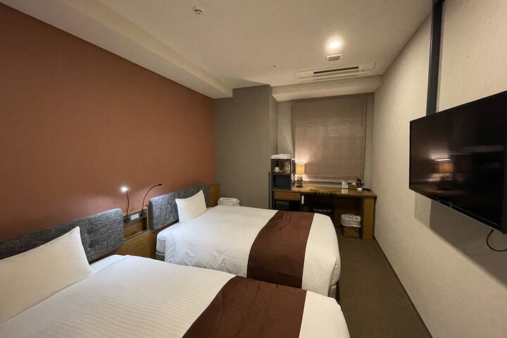 Room 16 of 75