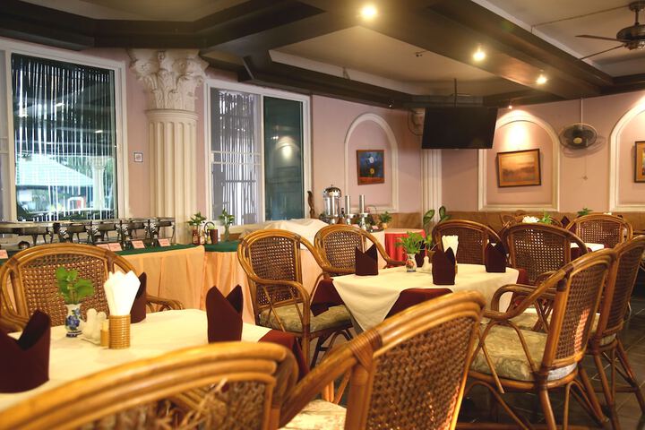Dining 58 of 71
