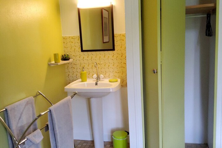Room 3 of 39