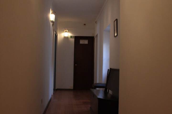 Ballroom/Hall 71 of 83