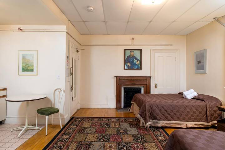 Room 15 of 30