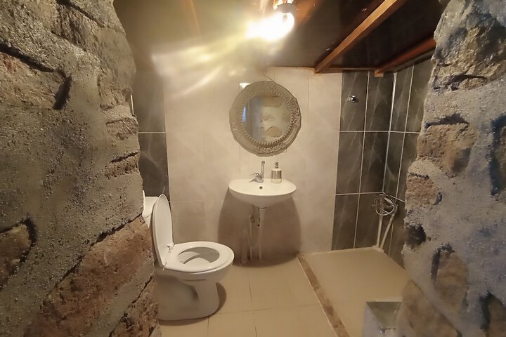 Room 18 of 37