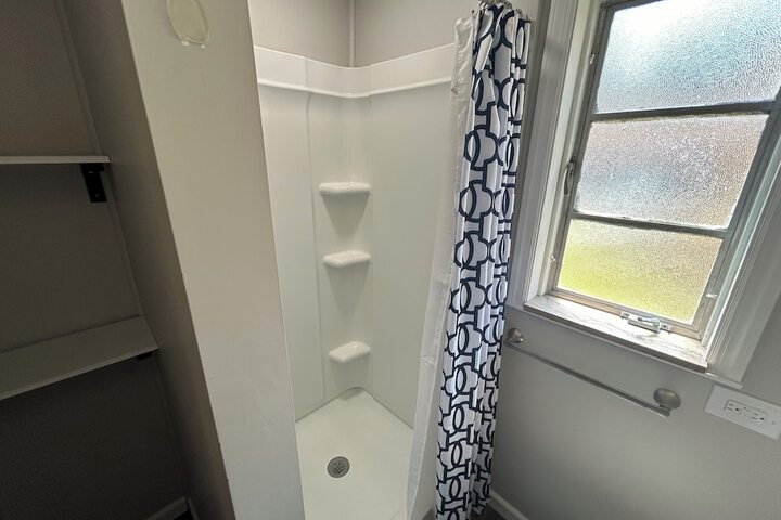 Room 5 of 6