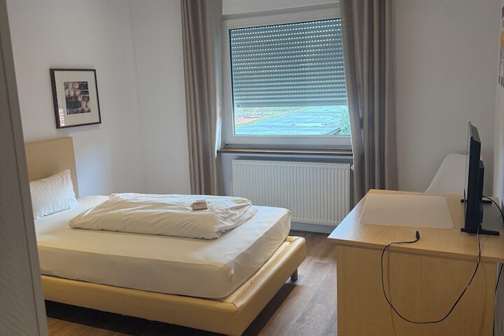Room 11 of 87